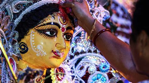 Navaratri: Nine Divine Nights of Fast & Prayer .